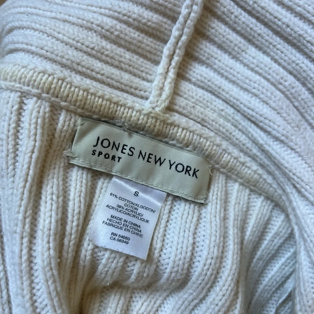 Cozy Cable Knit Sweater - Picture 6 of 6